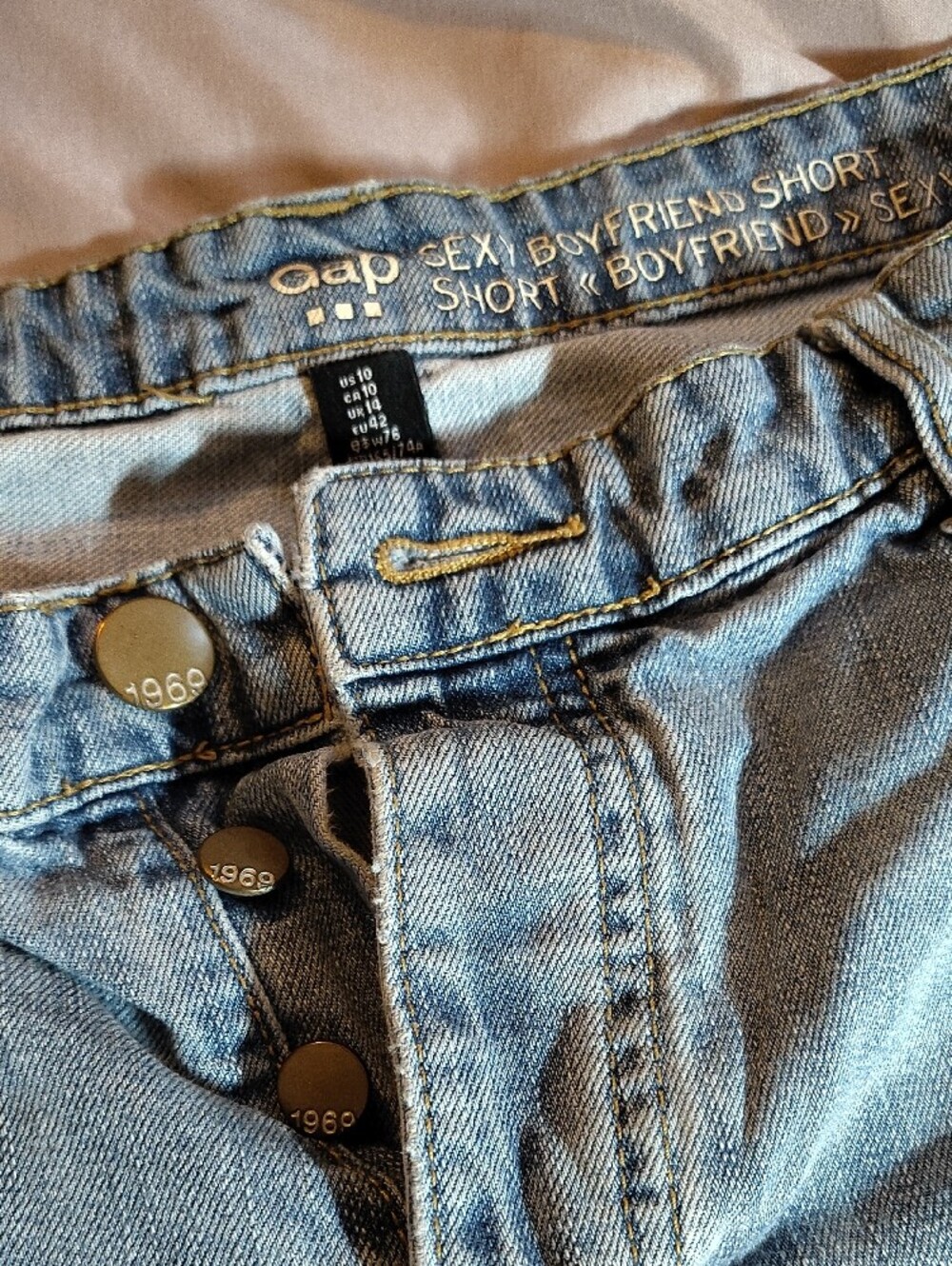GAP Light Wash Distressed Denim Shorts - Picture 2 of 4